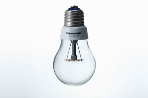 Panasonic представила світлодіодну лампу, яка виглядає як лампа розжарювання